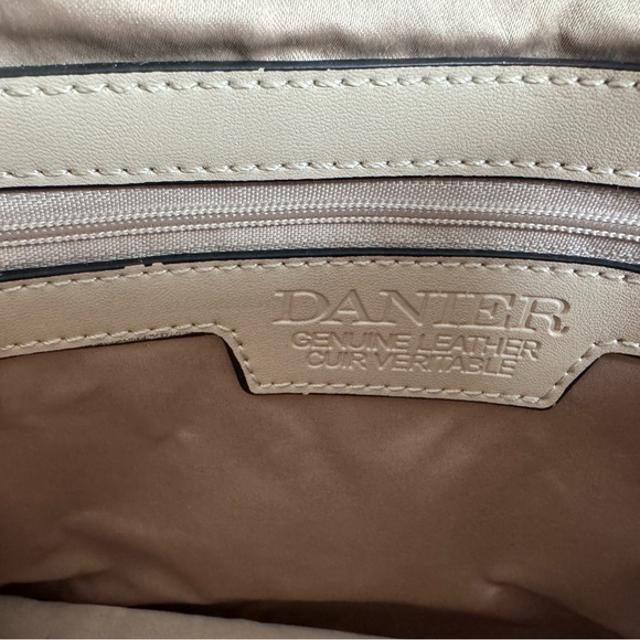 Stylish Tan Shoulder Bag - Picture 3 of 4